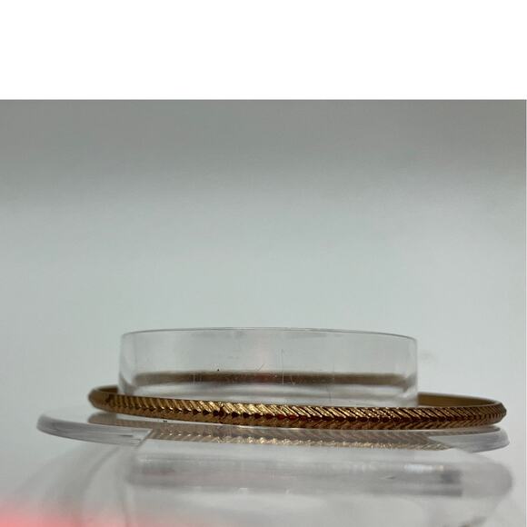 Vintage Gold-Tone Herringbone  2.75" Bangle Bracelet! - Picture 4 of 5